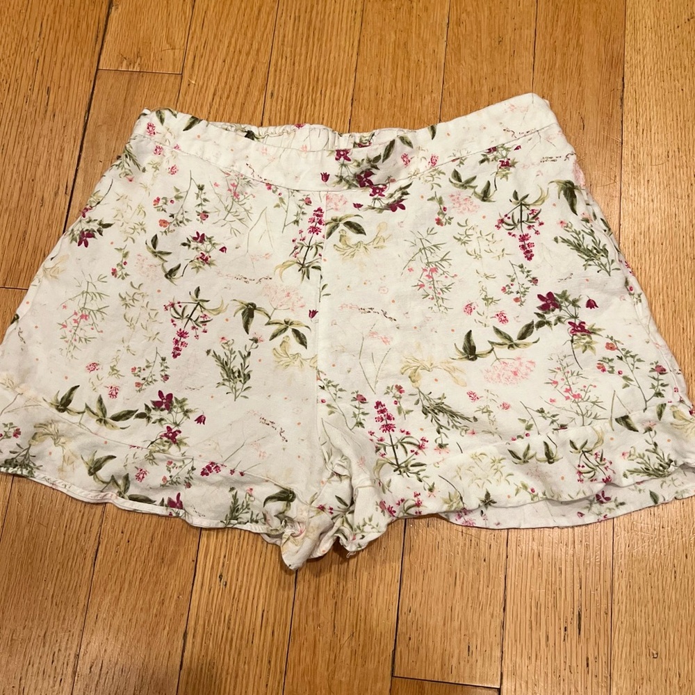 Floral Women’s With Elastic Waistband Shorts Size Medium